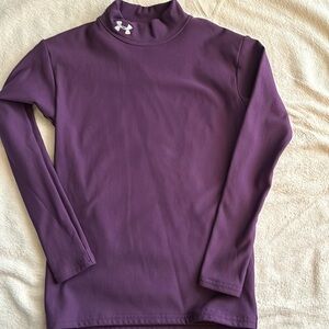 Under armor youth base layer.  New without tags. 12.5” at chest. Arm length 16”
